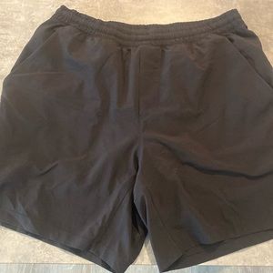 Lulu  Pacebreaker Black
- Lined
- 7” Inseam
- Size Large